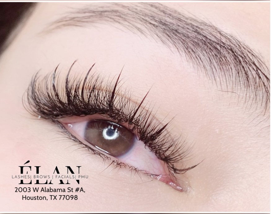 How Long Do Eyelash Extensions Last? beauty salon 1 Beautiful eyelash extension technology at ÉLan Beauty Lash And Brows