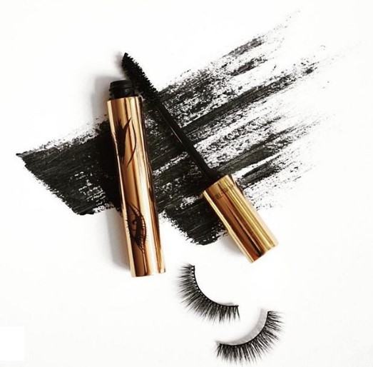 Should you use mascara after applying false eyelashes?