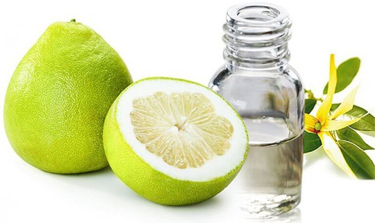 Eyelash Care with Grapefruit Peel Oil